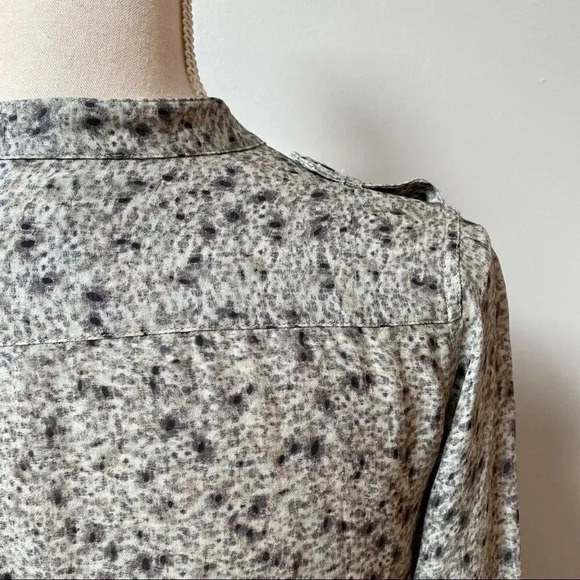 Elizabeth and James Silk Blouse Abstract Print Button Front Long Sleeve Medium - Picture 14 of 16